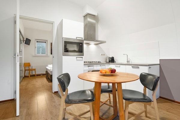 Foto van Bungalow aan het meer met sauna - Vakantiehuis in Midlaren - Kitchen