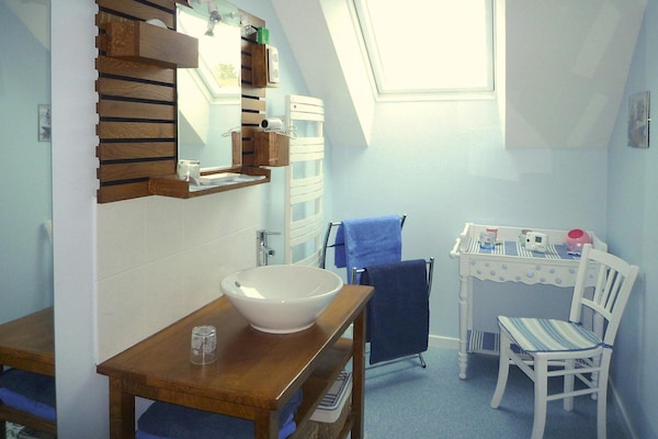 Foto van Vakantiehuis bij Mont St. Michel Strand - Vakantiehuis in St. Martin-de-Bréhal - BathRoom