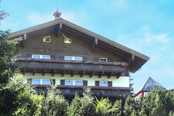 Foto van Chalet in Dienten met Ski-In & Zwembad - Vakantiehuis in Dienten am Hochkönig - ExteriorSummer