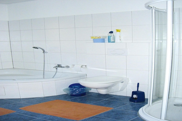 Foto van Vakantiehuis in Radstadt met Sauna & Whirlpool - Vakantiehuis in Radstadt - BathRoom