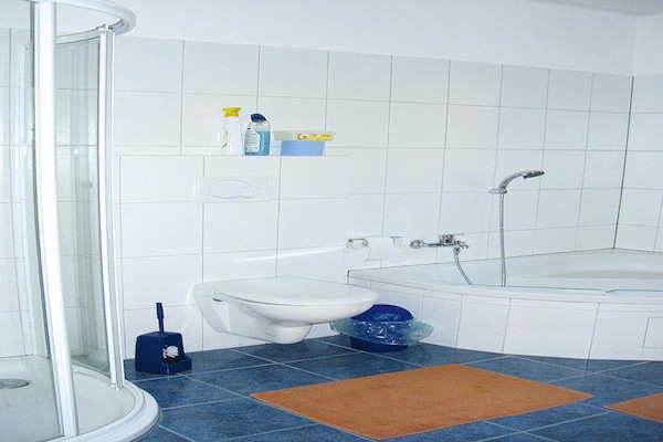 Foto van Vakantiehuis in Radstadt met Sauna & Whirlpool - Vakantiehuis in Radstadt - BathRoom