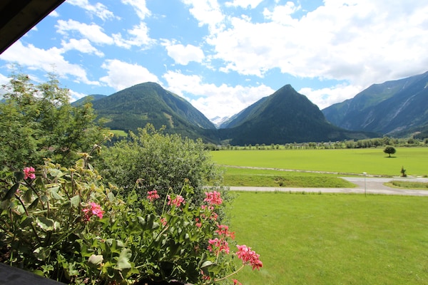 Foto van Chalet in Neukirchen met Bergzicht - Vakantiehuis in Neukirchen - ViewSummer