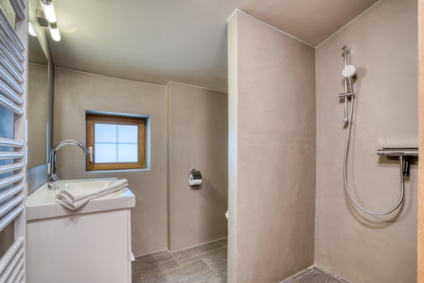 Foto van Chalet in Neukirchen met Bergzicht - Vakantiehuis in Neukirchen - BathRoom