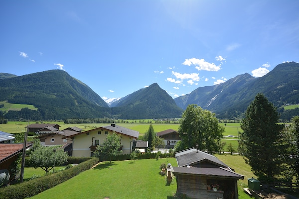 Foto van Chalet in Neukirchen met Bergzicht - Vakantiehuis in Neukirchen - AreaSummer1KM