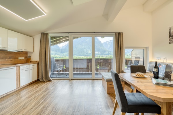 Foto van Chalet in Neukirchen met Bergzicht - Vakantiehuis in Neukirchen - DiningRoom