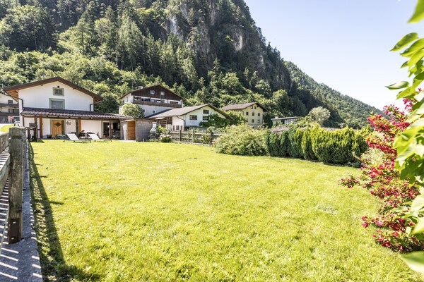Foto van Vakantiehuis in Strass met Bergzicht - Vakantiehuis in Strass im Zillertal - GardenSummer