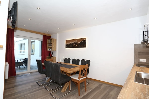 Foto van Appartement in Fügen bij Spieljochbahn - Vakantiehuis in Fügen - DiningRoom