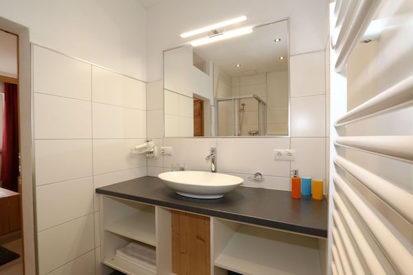 Foto van Appartement in Fügen bij Spieljochbahn - Vakantiehuis in Fügen - BathRoom