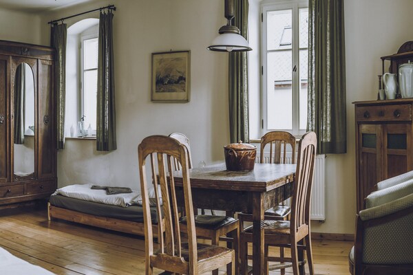 Foto van Appartement met 1 slaapkamer vlakbij bos en rivier - DiningRoom