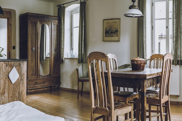 Foto van Appartement met 1 slaapkamer vlakbij bos en rivier - DiningRoom
