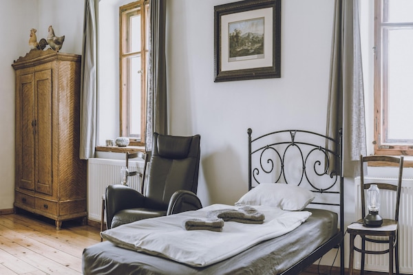 Foto van Appartement met 1 slaapkamer vlakbij bos en rivier - BedRoom