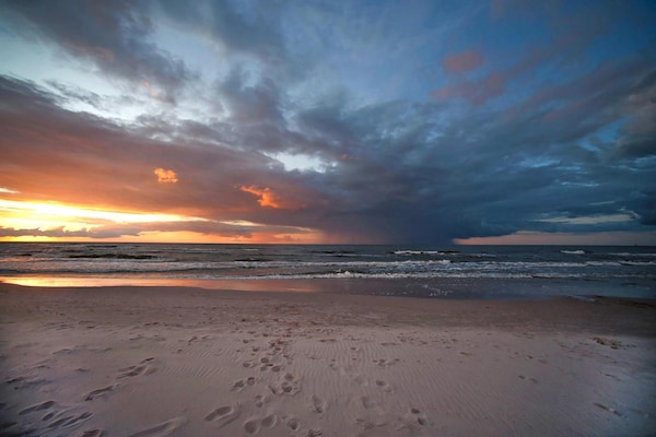 Foto van Huis in Grzybowo vlakbij het strand, privésauna - Vakantiehuis in Grzybowo - WaterView