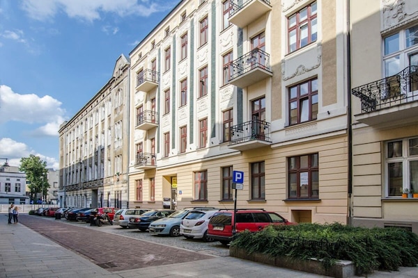 Foto van Appartement vlakbij station Fabryczna - Vakantiehuis in Łódź - ExteriorSummer