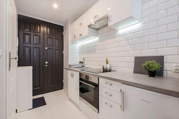 Foto van Appartement vlakbij station Fabryczna - Vakantiehuis in Łódź - Kitchen