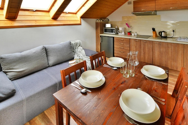 Foto van Comfortabel vakantieappartement, airconditioning - Vakantiehuis in Sianozety - DiningRoom