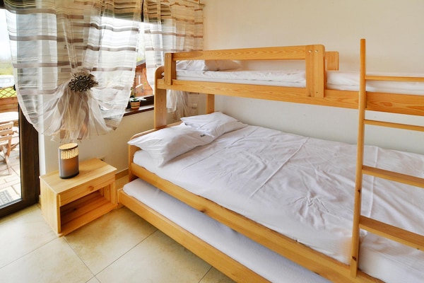 Foto van Comfortabel vakantieappartement, airconditioning - Vakantiehuis in Sianozety - BedRoom
