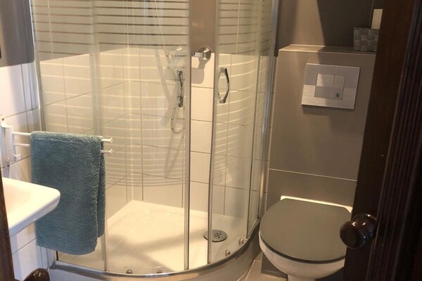 Foto van Bungalow bij Meer en Dichtbij Oostzee - Vakantiehuis in Bieszkowice - BathRoom