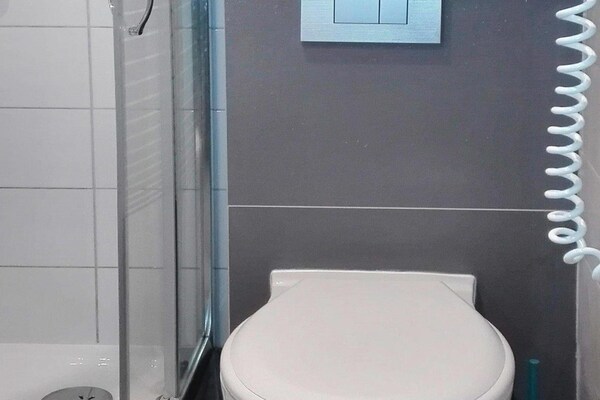 Foto van Bungalow bij Meer en Dichtbij Oostzee - Vakantiehuis in Bieszkowice - BathRoom