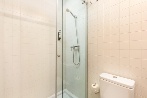 Foto van Charmant appartement met 1 slaapkamer in Porto - Vakantiehuis in Oporto - BathRoom