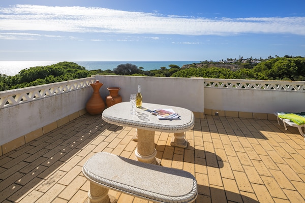 Foto van Appartement vlakbij het strand Praia de Benagil - Vakantiehuis in Benagil - terrace