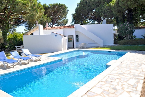 Foto van Villa in Vilamoura bij Strand en Golf - Vakantiehuis in Vilamoura - ExteriorSummer