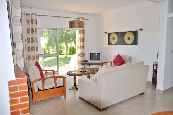Foto van Villa in Vilamoura bij Strand en Golf - Vakantiehuis in Vilamoura - LivingRoom