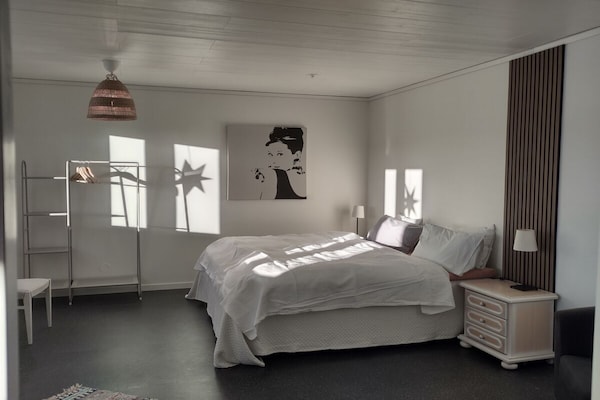 Foto van Bed & Breakfast in Bjuråker met zwembad - Vakantiehuis in Bjuråker - Untagged