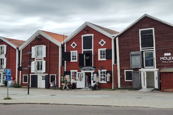 Foto van Bed & Breakfast in Bjuråker met zwembad - Vakantiehuis in Bjuråker - Untagged