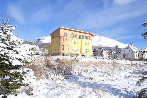 Foto van Bergappartement voor acht personen - Vakantiehuis in Stary Smokovec - ExteriorWinter