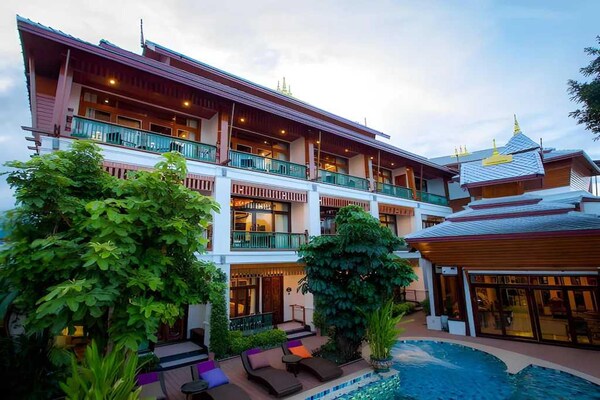 Foto van Luxe Twin Escape | Balkonzicht & Spacomfort - Vakantiehuis in Chiang Mai - ExteriorSummer