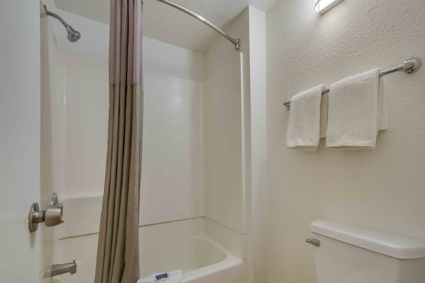 Foto van 2 tweepersoonsbedden | NSMK - Vakantiehuis in Tempe - BathRoom