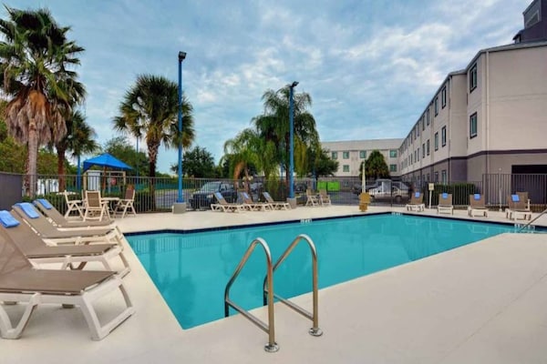 Foto van 2 tweepersoonsbedden | NSMK - Vakantiehuis in Orlando FL - Pool