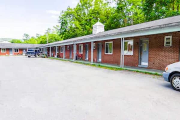 Foto van Beaver WV | Queensize bed | Rookvrij - Vakantiehuis in Beaver WV - ExteriorSummer