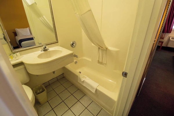 Foto van 2 Dubbele Bedden Niet Roken - Vakantiehuis in Pendleton OR - BathRoom
