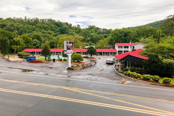 Foto van Appartement Met 2 Slaapkamers Met Keuken - Vakantiehuis in Bryson city - ExteriorSummer