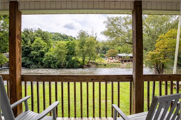 Foto van Appartement Met 2 Slaapkamers Met Keuken - Vakantiehuis in Bryson city - TerraceBalcony