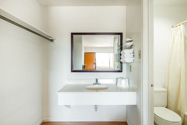 Foto van 2 Queensize bedden | Smk | Groesbeck TX - Vakantiehuis in Groesbeck TX - BathRoom