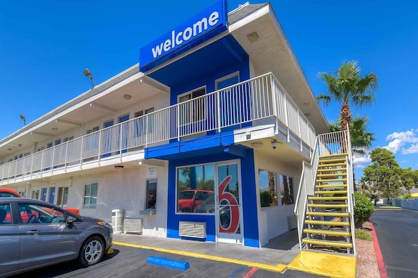 Foto van 1 tweepersoonsbed (queensize) | Rookvrij - Vakantiehuis in Las Vegas NV - ExteriorSummer